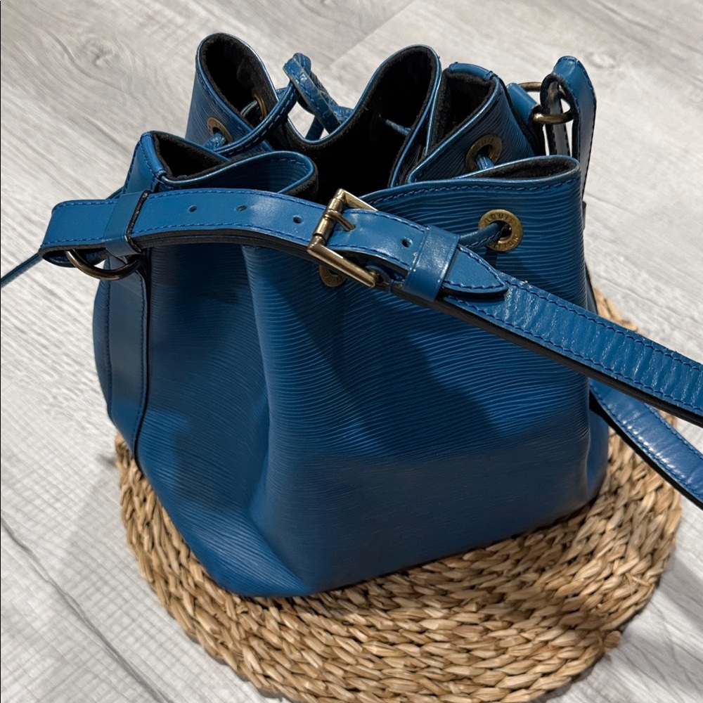 AUTHENTIC COA— Louis Vuitton Blue NOE Bucket bag! - she’s READY💙